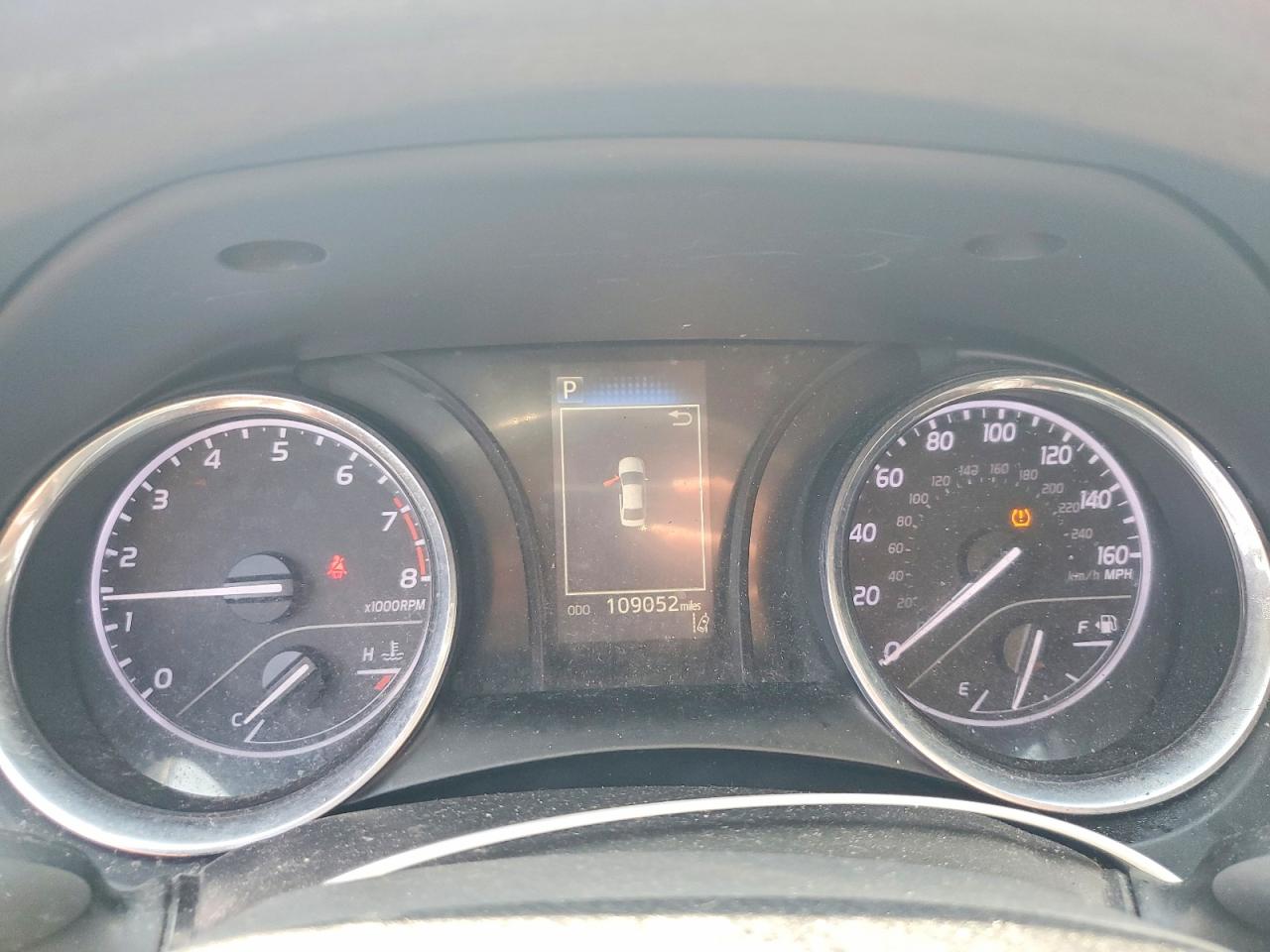 2019 TOYOTA CAMRY LE photo 9