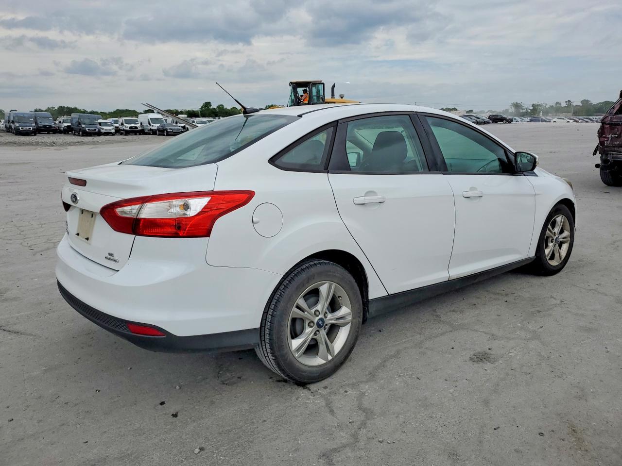 2013 FORD FOCUS SE photo 5