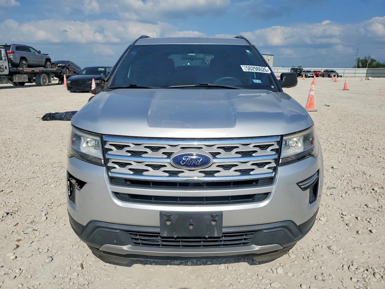 2019 FORD EXPLORER XLT photo 13