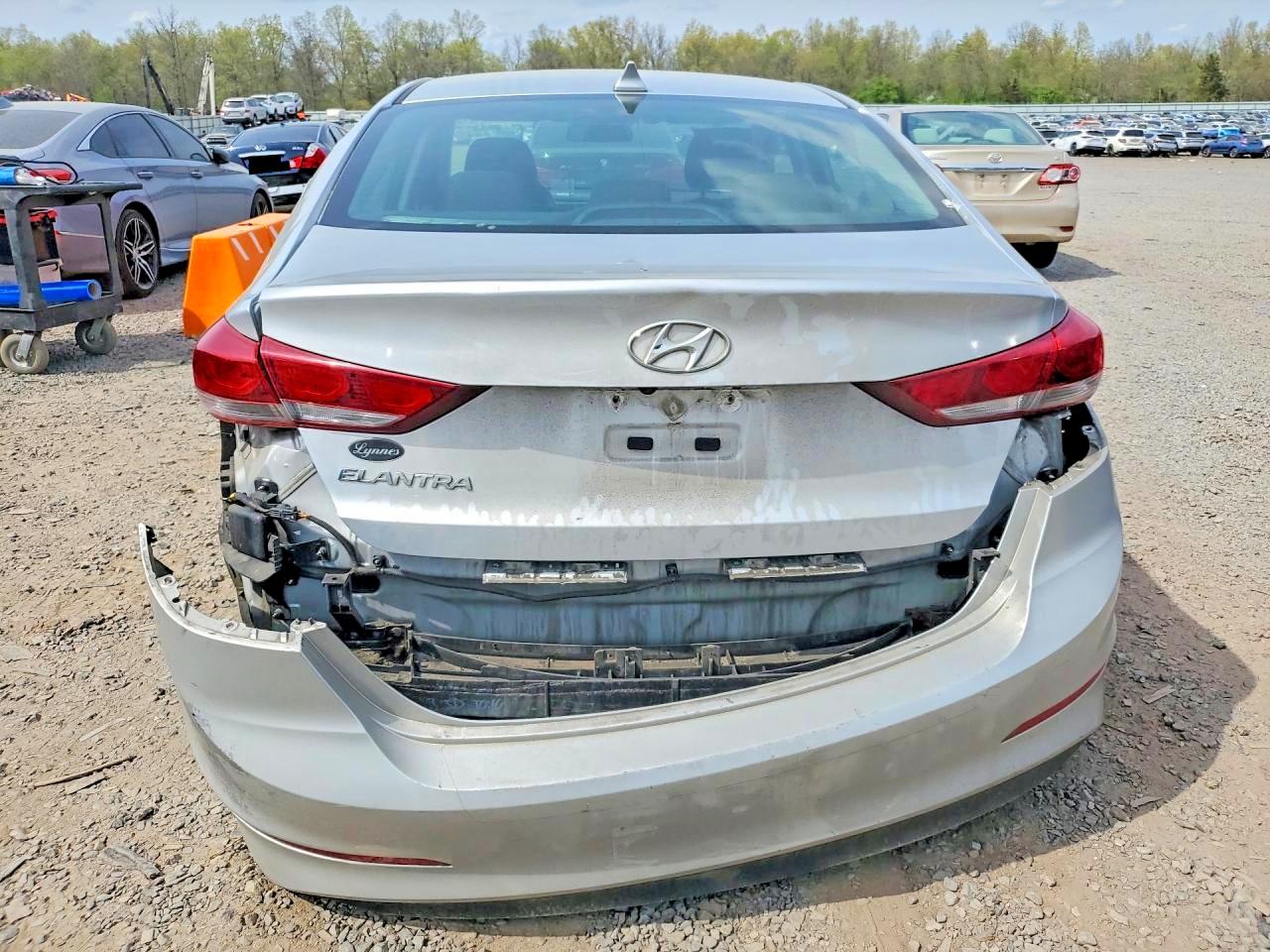 2018 HYUNDAI ELANTRA SEL photo 16