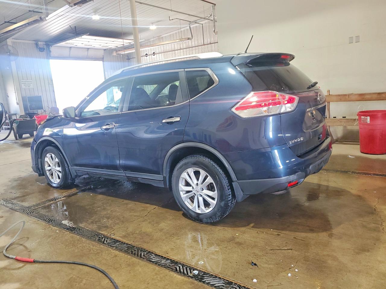 2016 NISSAN ROGUE SV photo 2