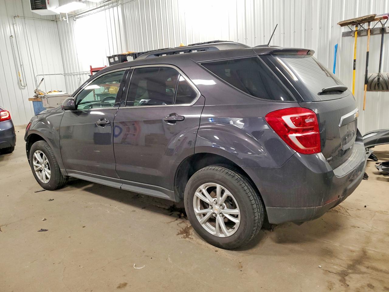 2016 CHEVROLET EQUINOX LT photo 2
