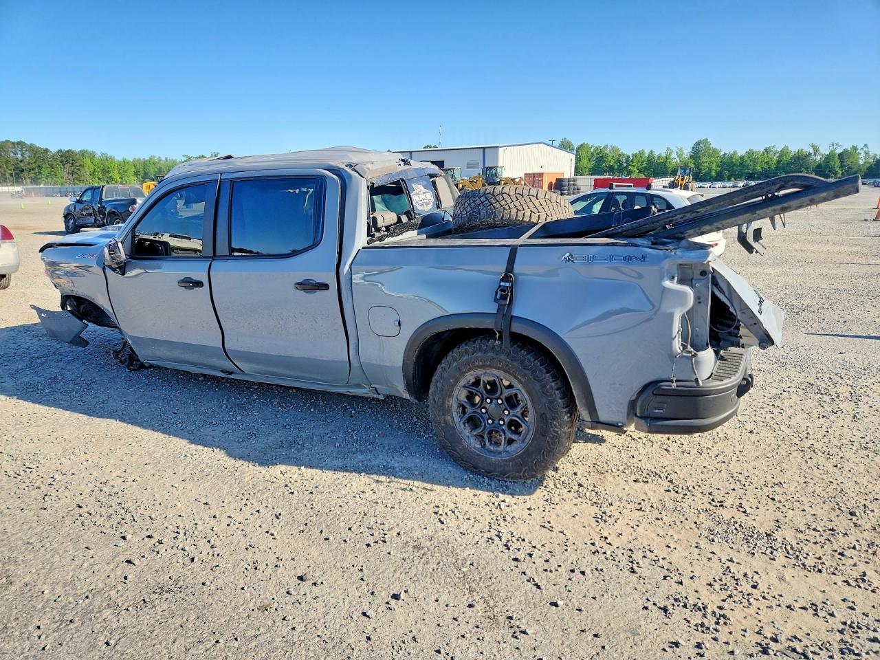 2025 CHEVROLET SILVERADO K1500 ZR2 photo 3