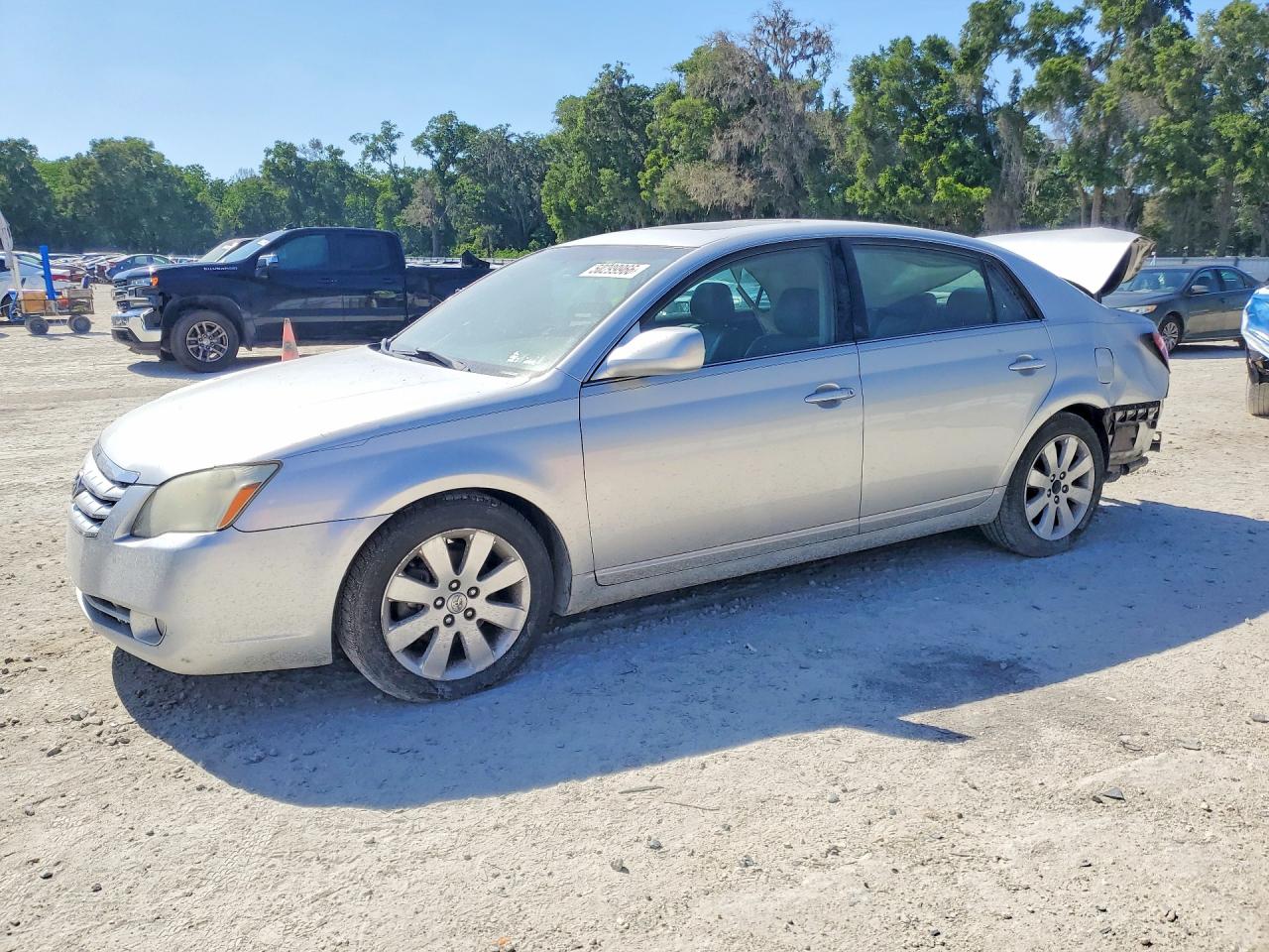 2005 TOYOTA AVALON