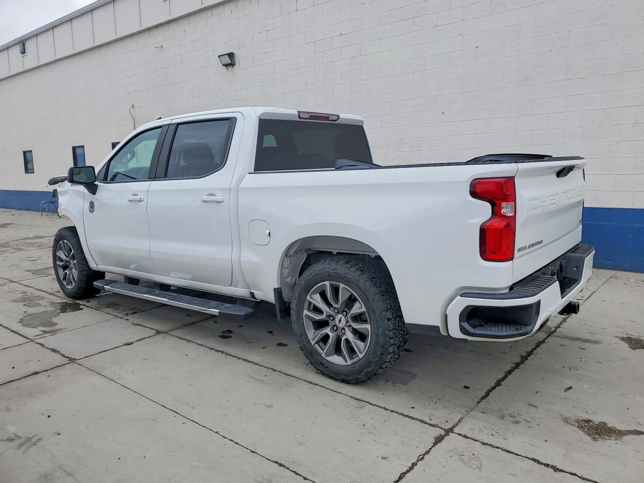 2020 CHEVROLET SILVERADO K1500 RST photo 2