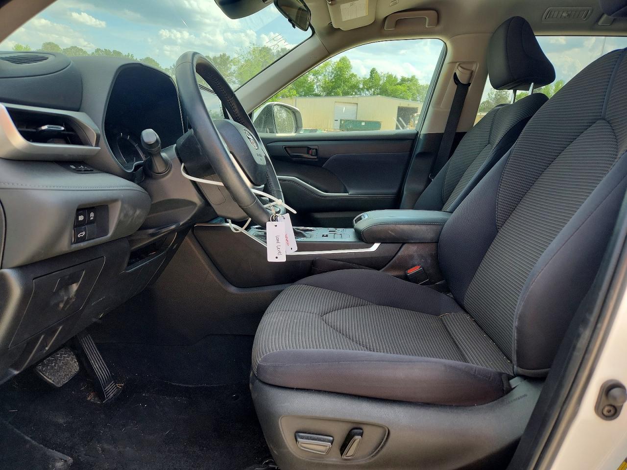 2024 TOYOTA HIGHLANDER LE photo 13