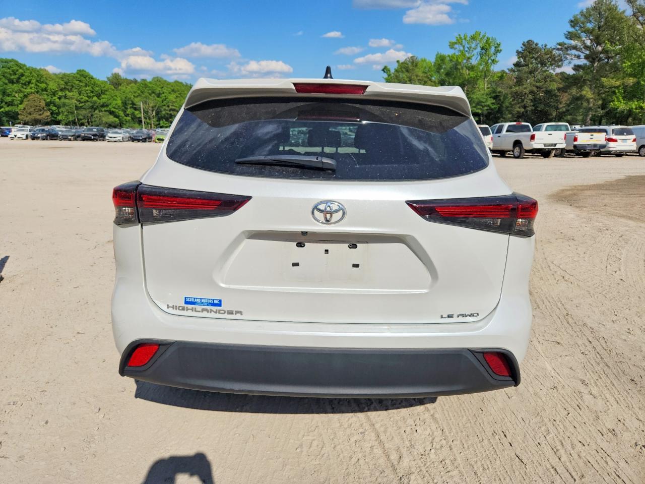 2024 TOYOTA HIGHLANDER LE photo 11