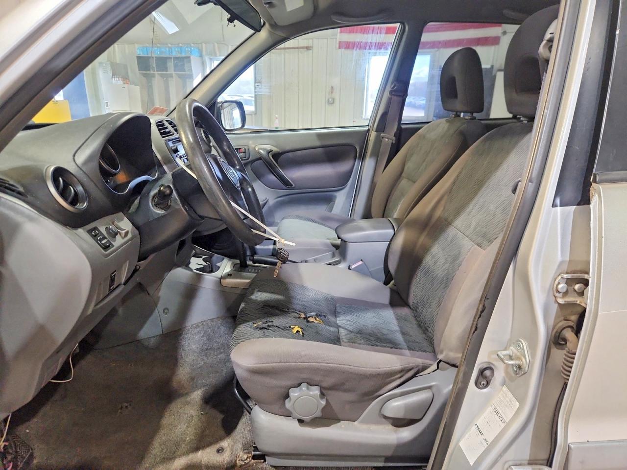 2001 TOYOTA RAV4 BASE photo 13
