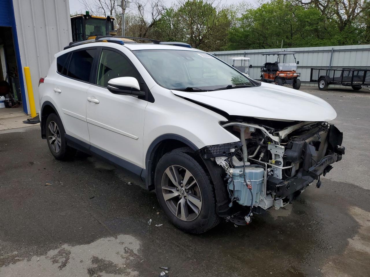 2017 TOYOTA RAV4 XLE photo 7