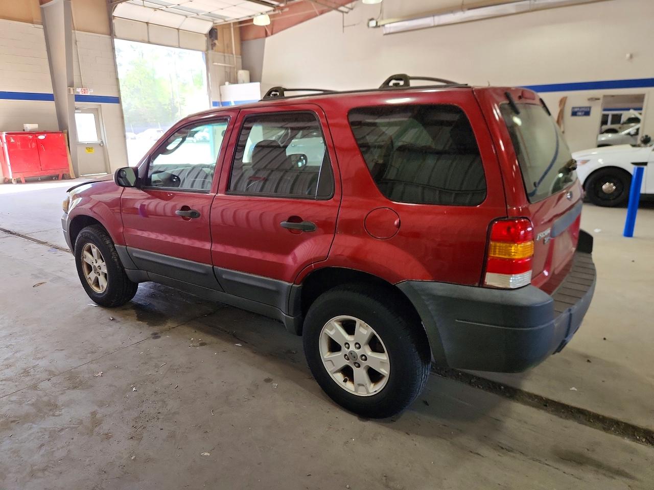 2005 FORD ESCAPE XLT photo 3