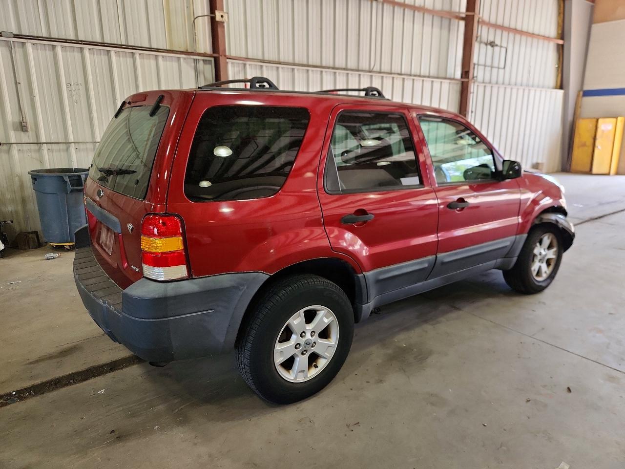 2005 FORD ESCAPE XLT photo 5