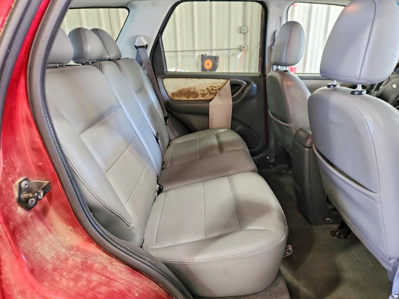 2005 FORD ESCAPE XLT photo 21
