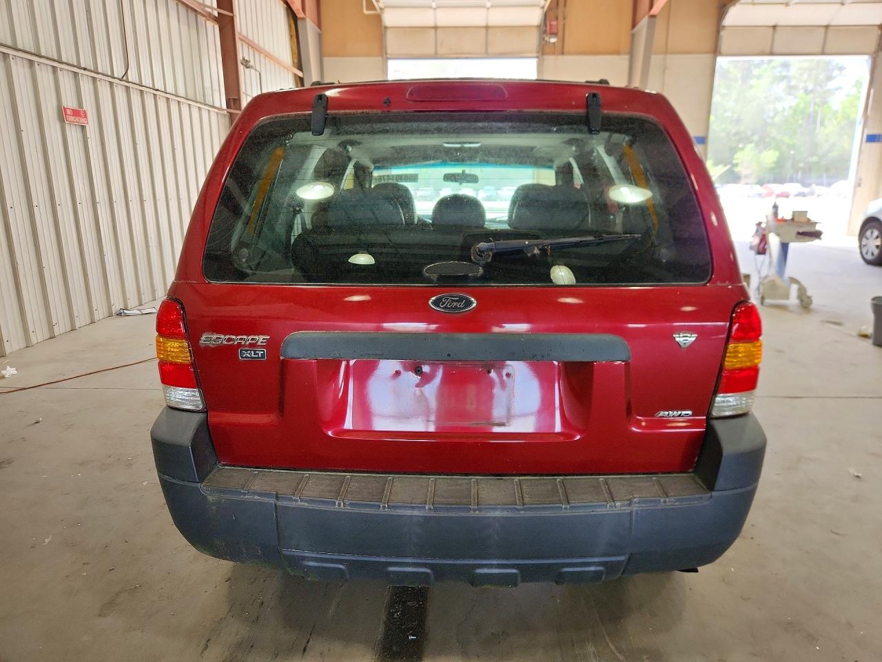 2005 FORD ESCAPE XLT photo 11