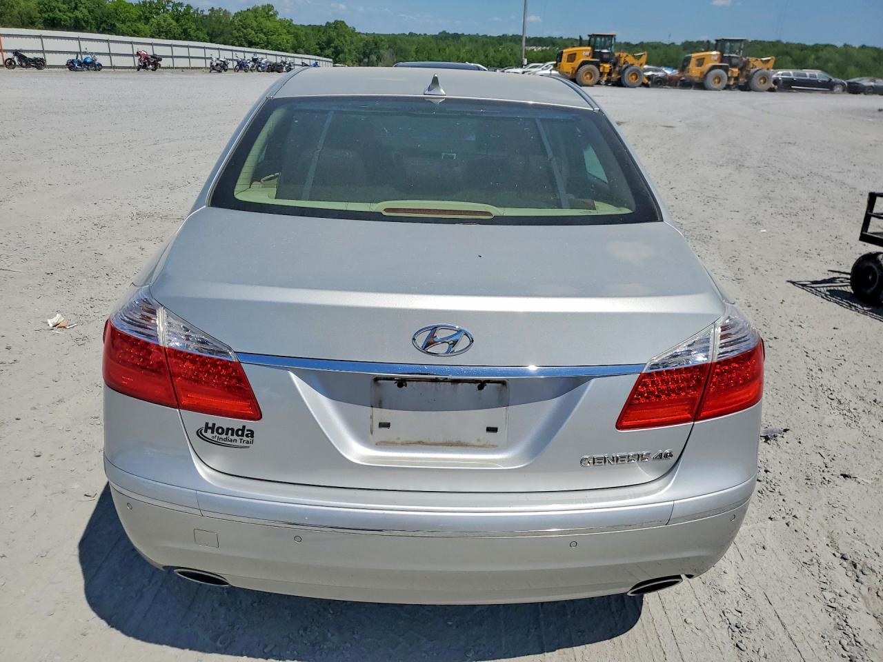 2011 HYUNDAI GENESIS 4.6L photo 16