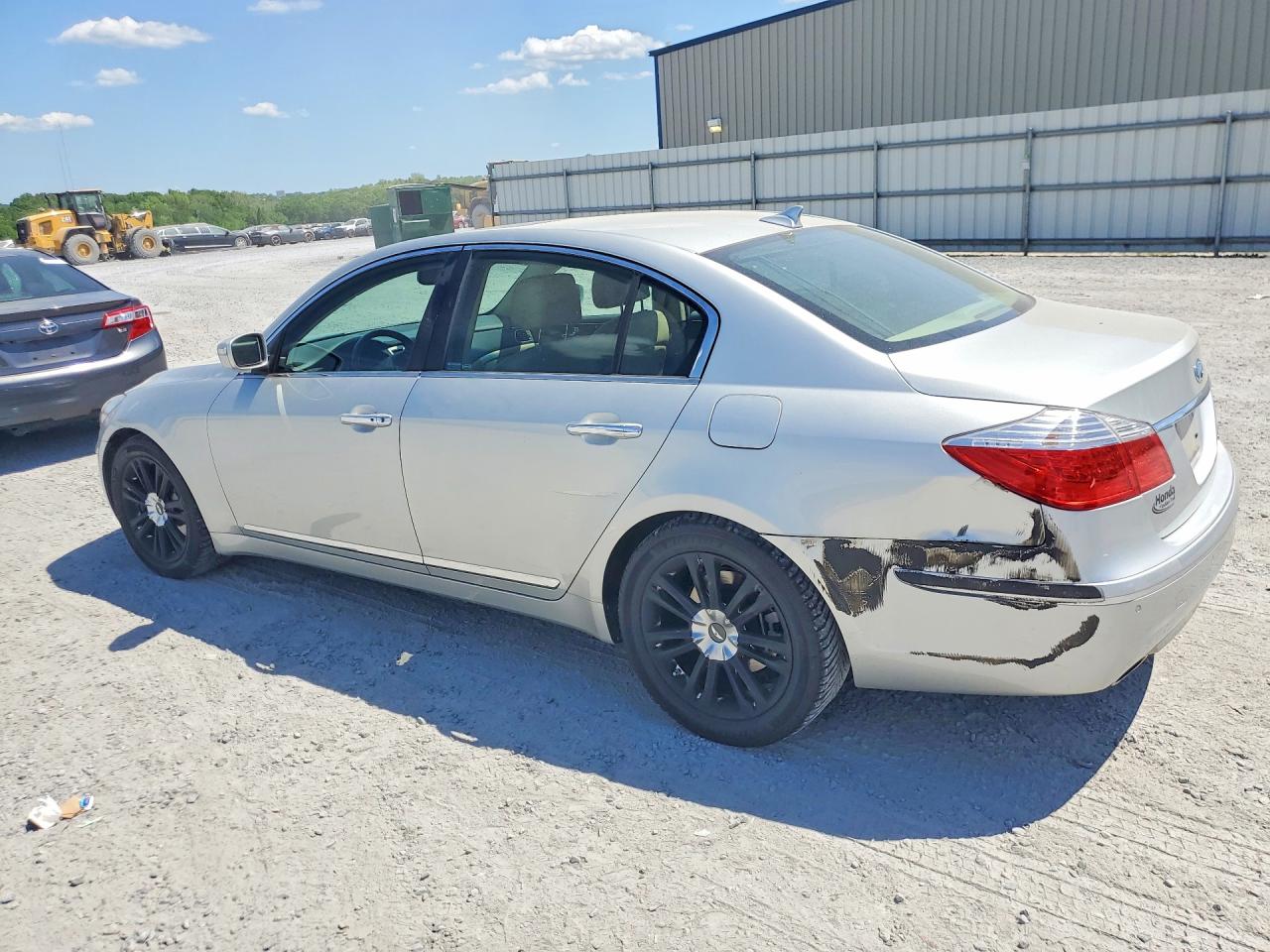2011 HYUNDAI GENESIS 4.6L photo 4