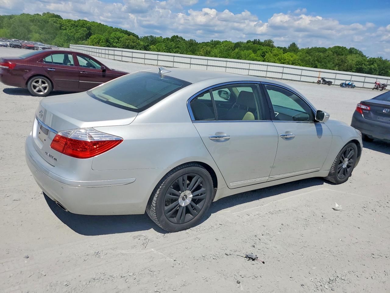 2011 HYUNDAI GENESIS 4.6L photo 7