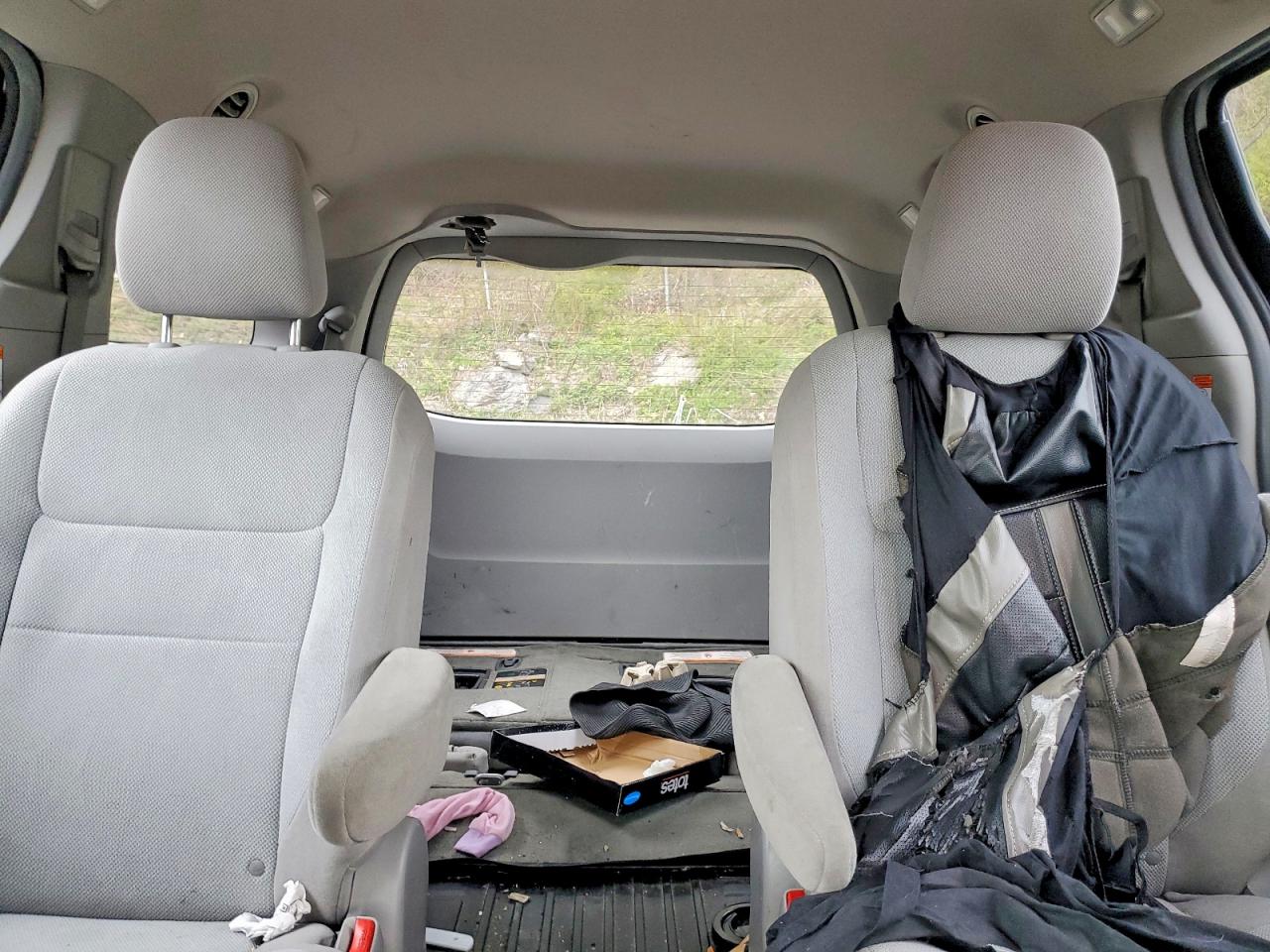 2015 TOYOTA SIENNA L 7-PASSENGER photo 10