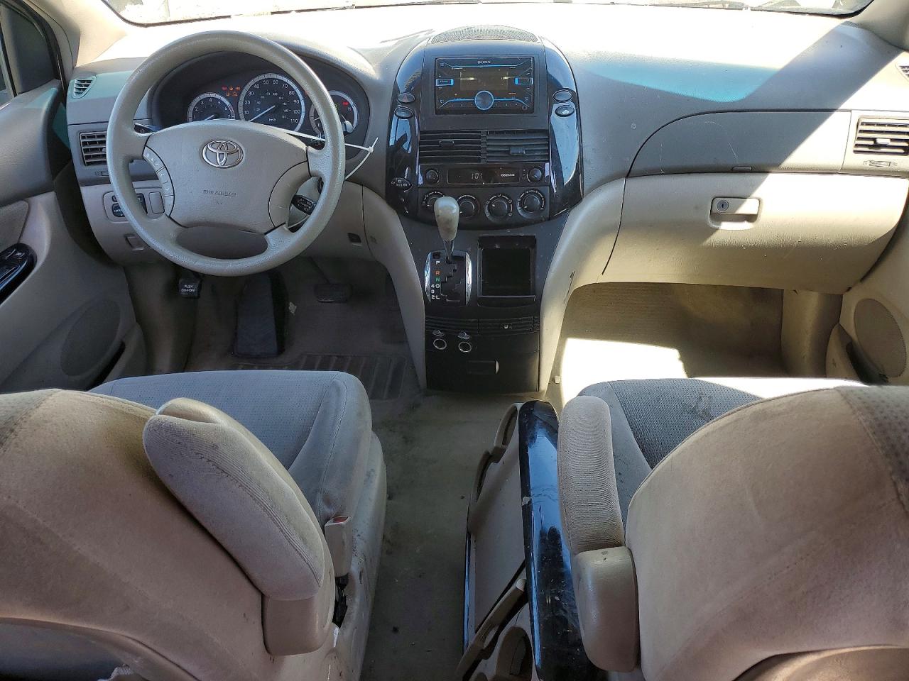 2004 TOYOTA SIENNA LE 7 PASSENGER photo 22