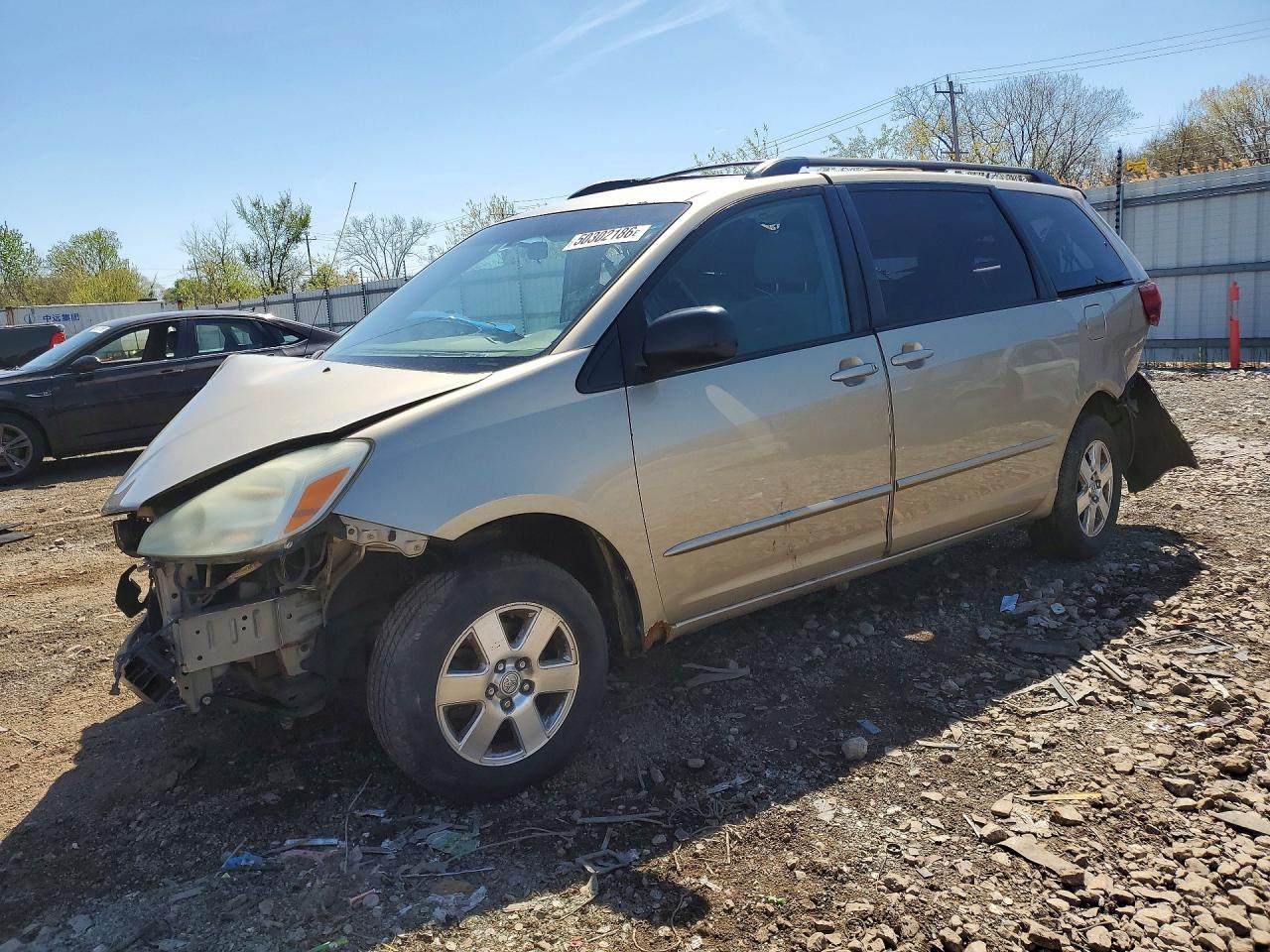 2004 TOYOTA SIENNA