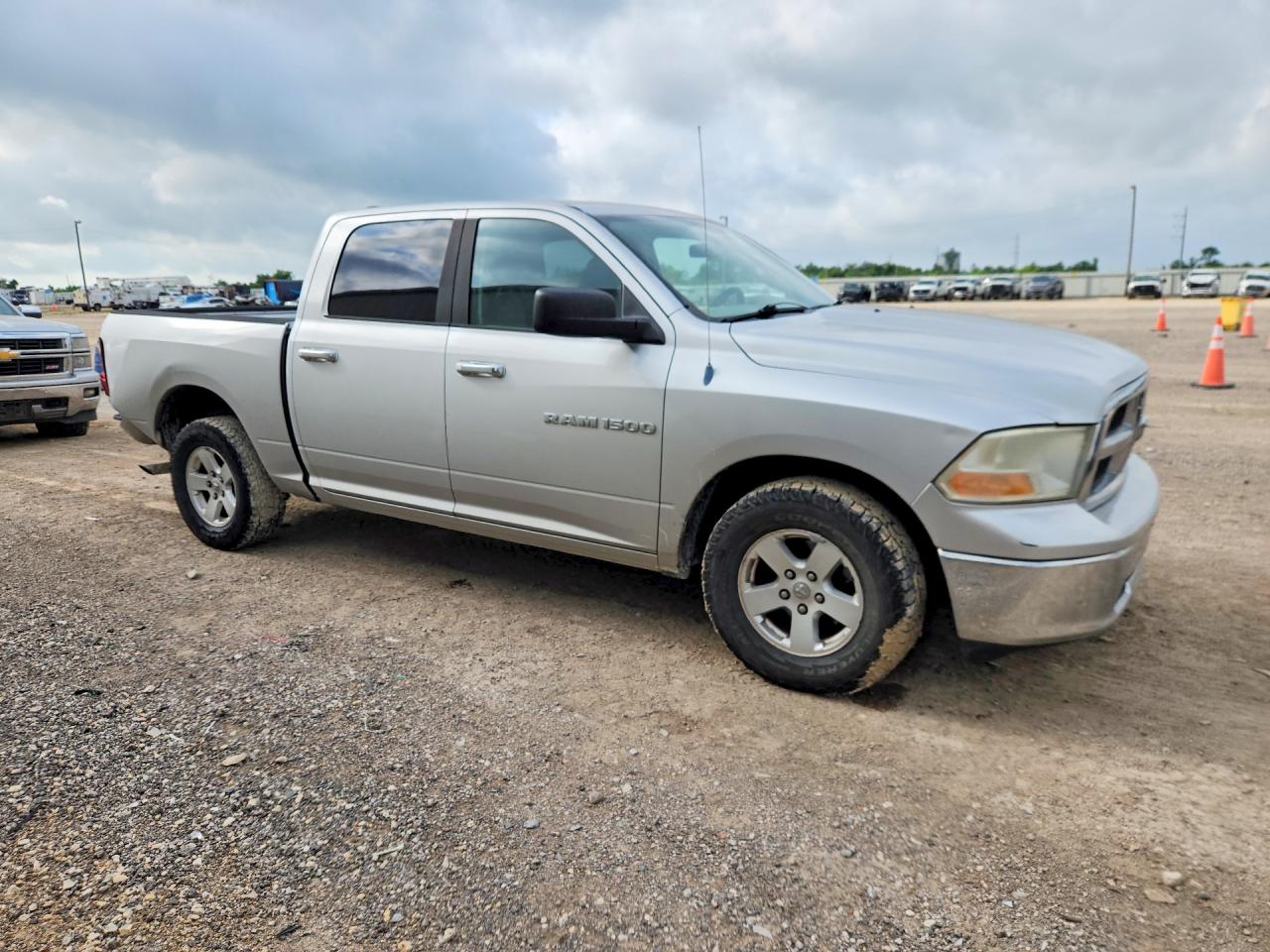 2011 DODGE RAM 1500 photo 4