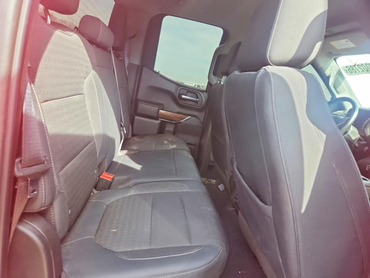 2019 CHEVROLET SILVERADO K1500 RST photo 19