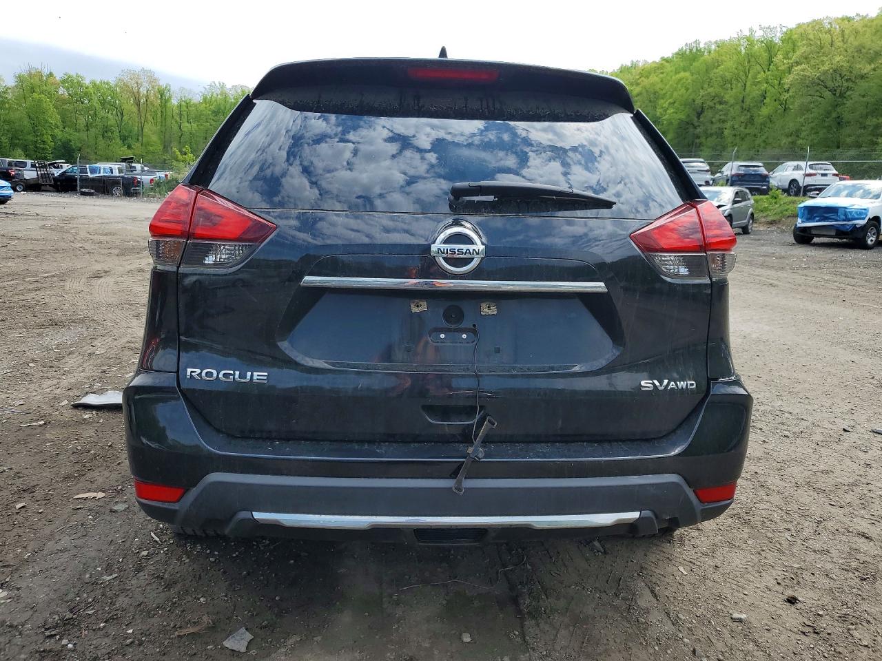 2017 NISSAN ROGUE SV photo 6