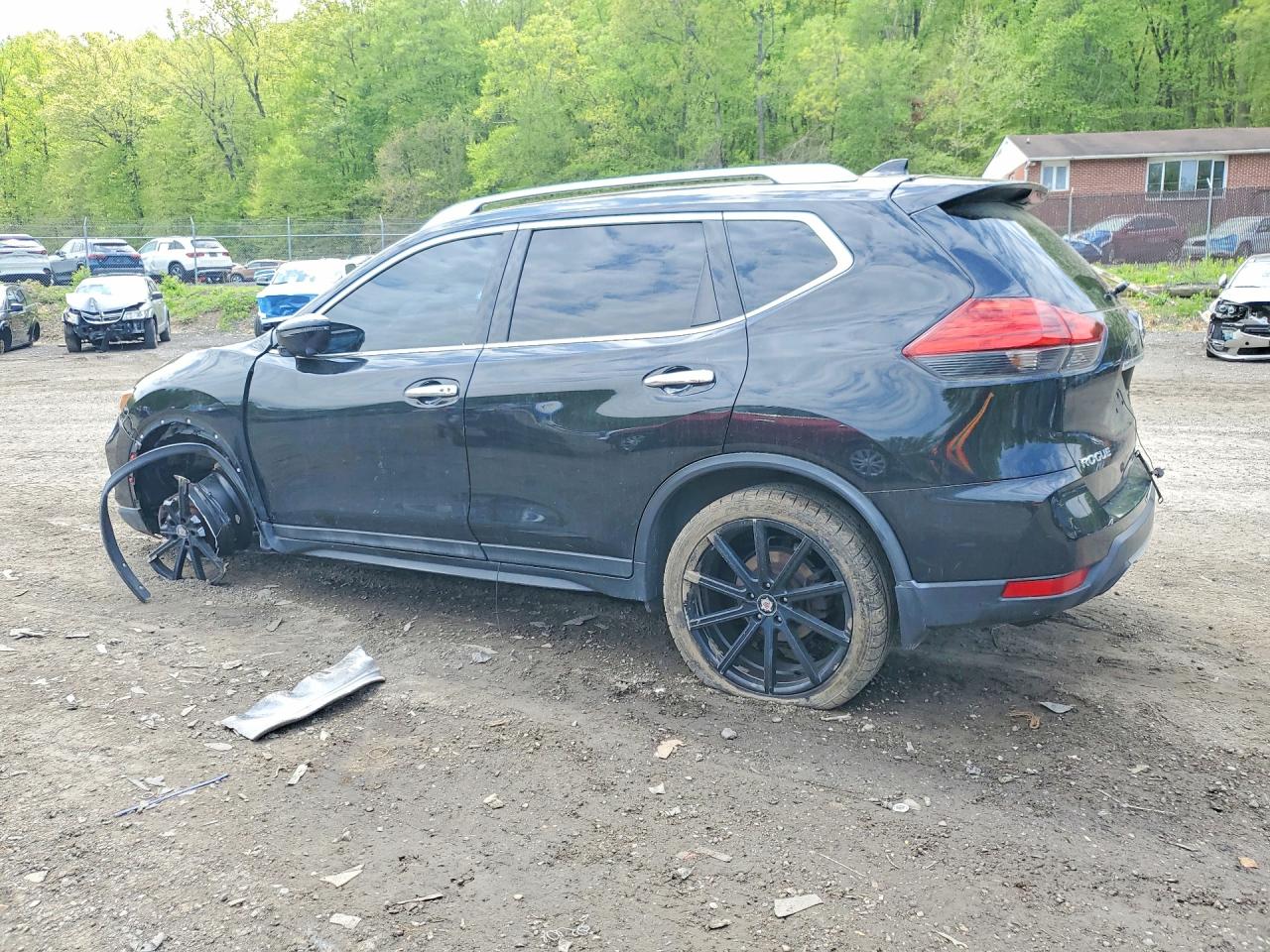 2017 NISSAN ROGUE SV photo 2