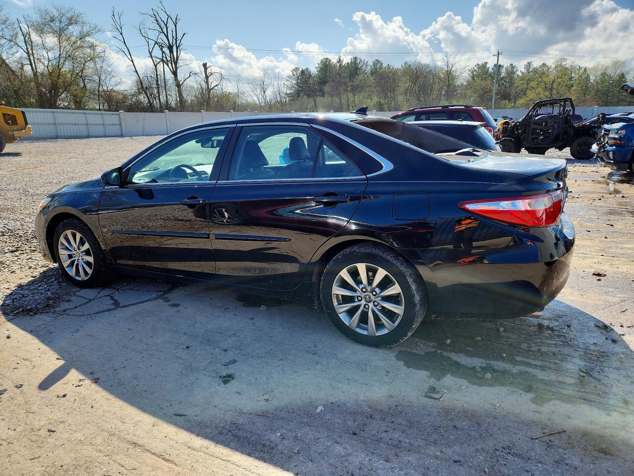 2015 TOYOTA CAMRY XLE V6 photo 4