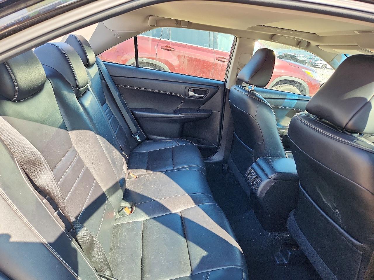 2015 TOYOTA CAMRY XLE V6 photo 28
