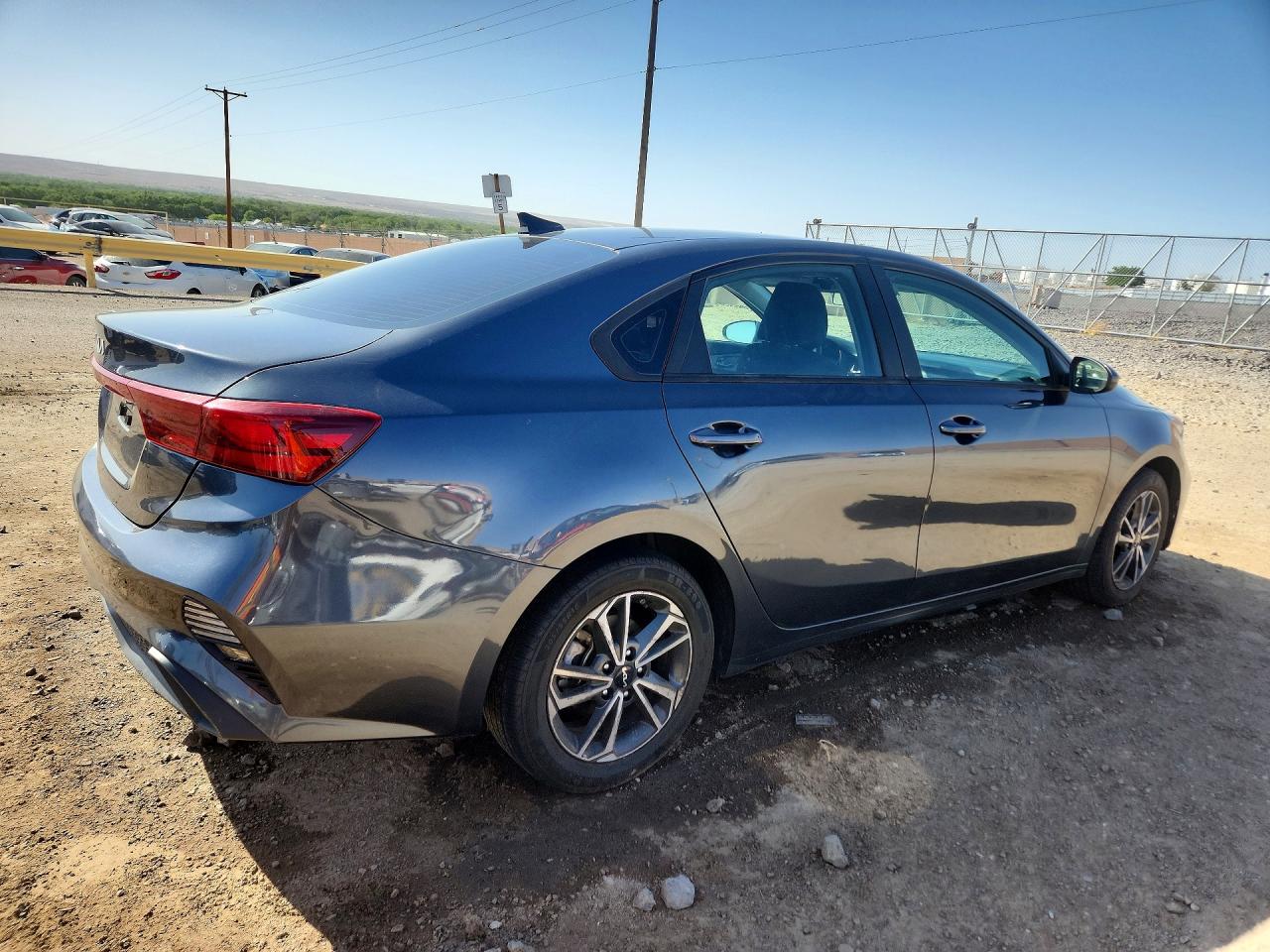 2023 KIA FORTE LXS photo 7
