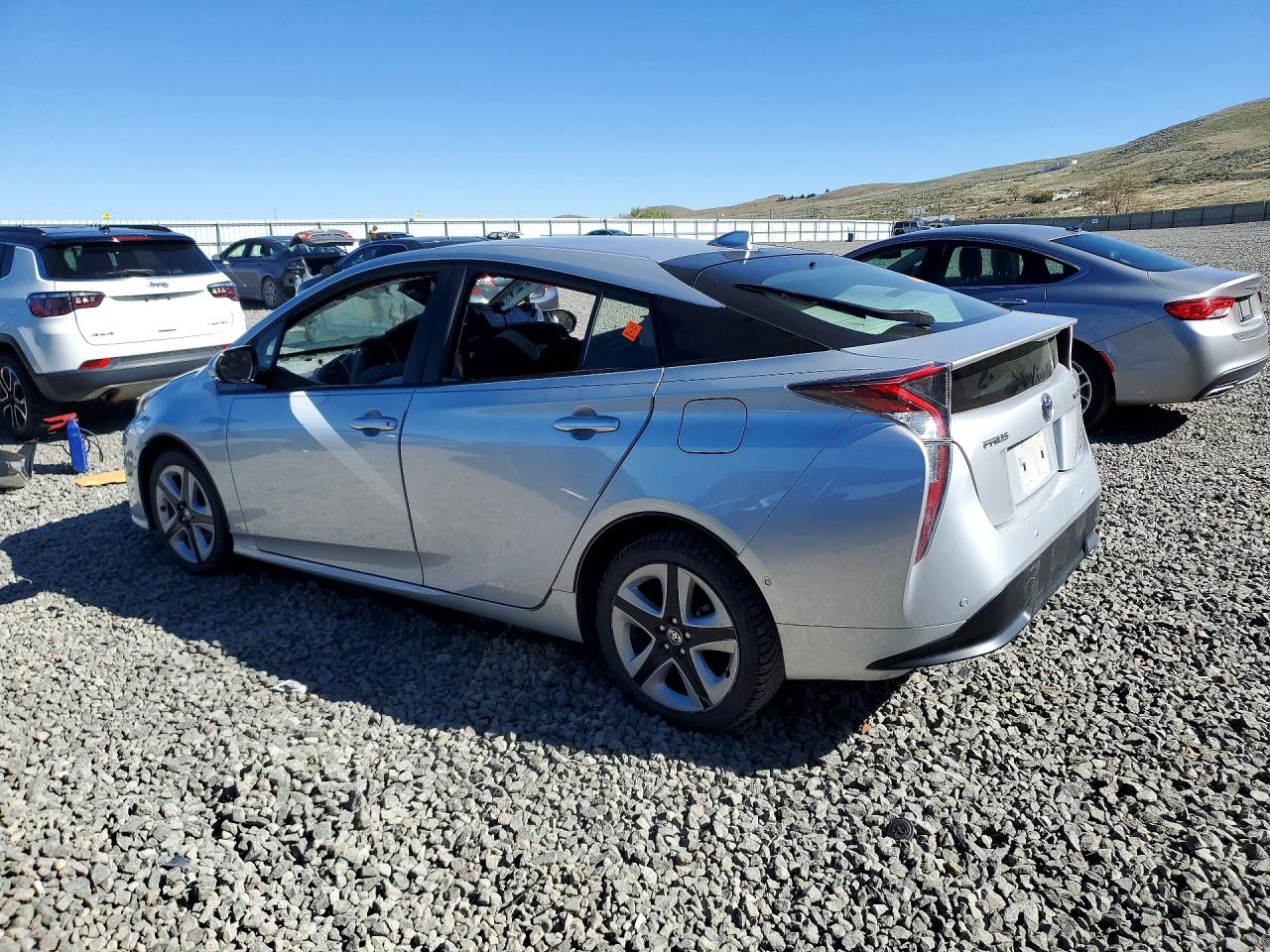 2018 TOYOTA PRIUS FOUR TOURING photo 3