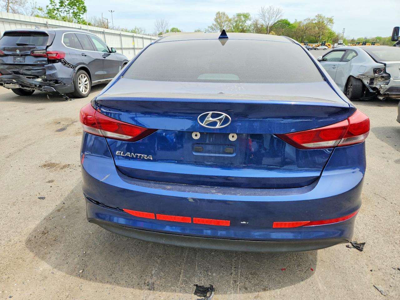 2018 HYUNDAI ELANTRA SEL photo 16