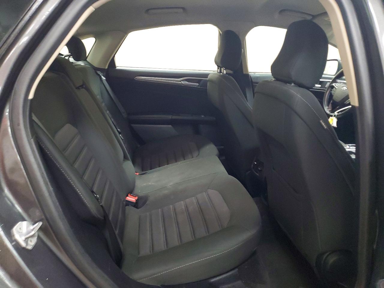 2020 FORD FUSION SE photo 28