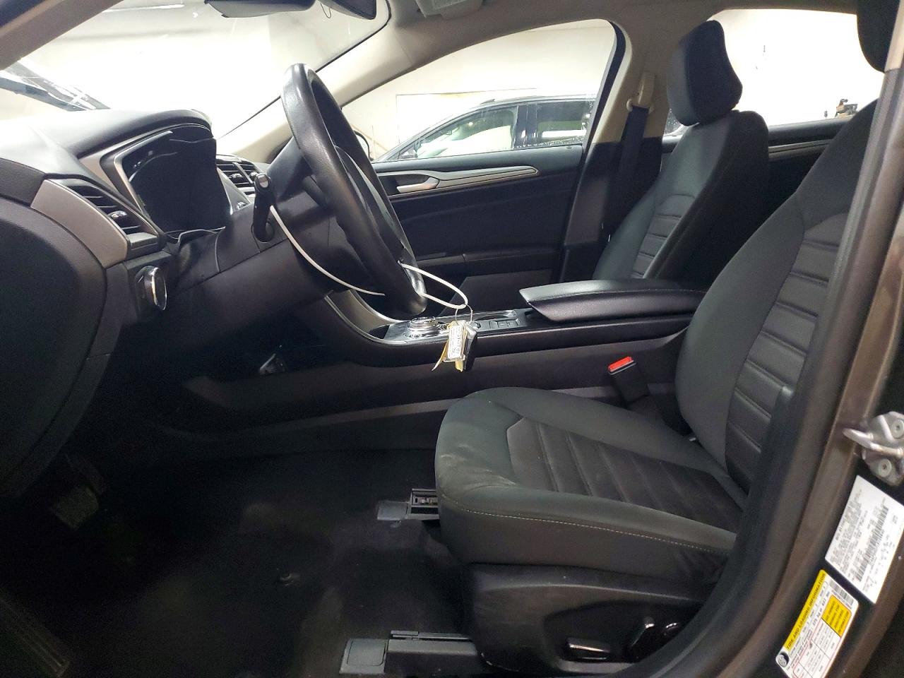 2020 FORD FUSION SE photo 19