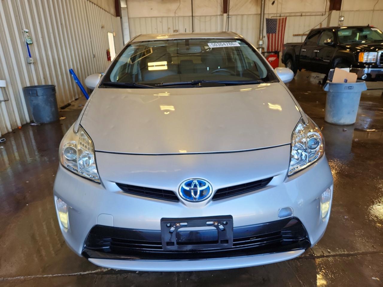 2013 TOYOTA PRIUS FOUR photo 13