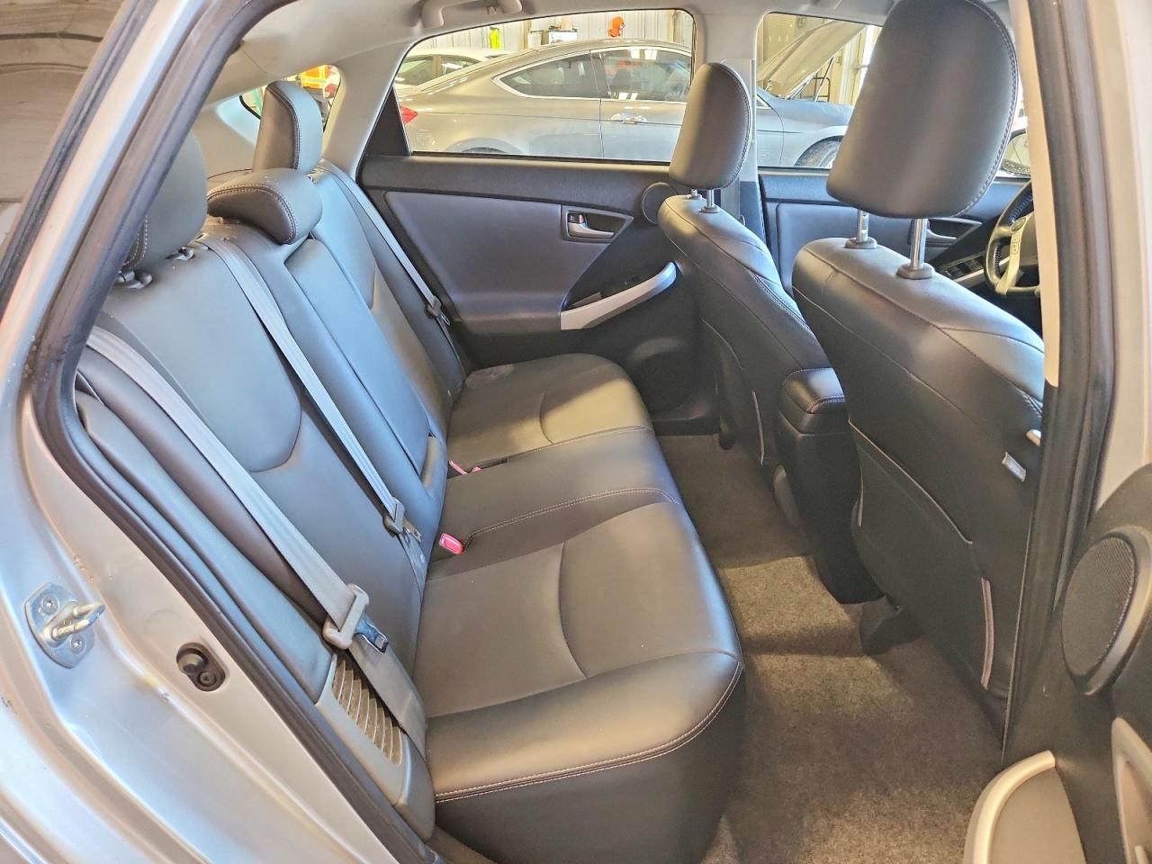 2013 TOYOTA PRIUS FOUR photo 28