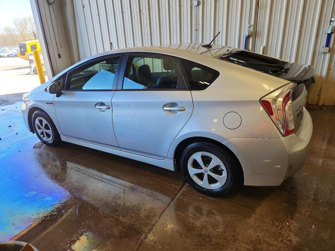 2013 TOYOTA PRIUS FOUR photo 4