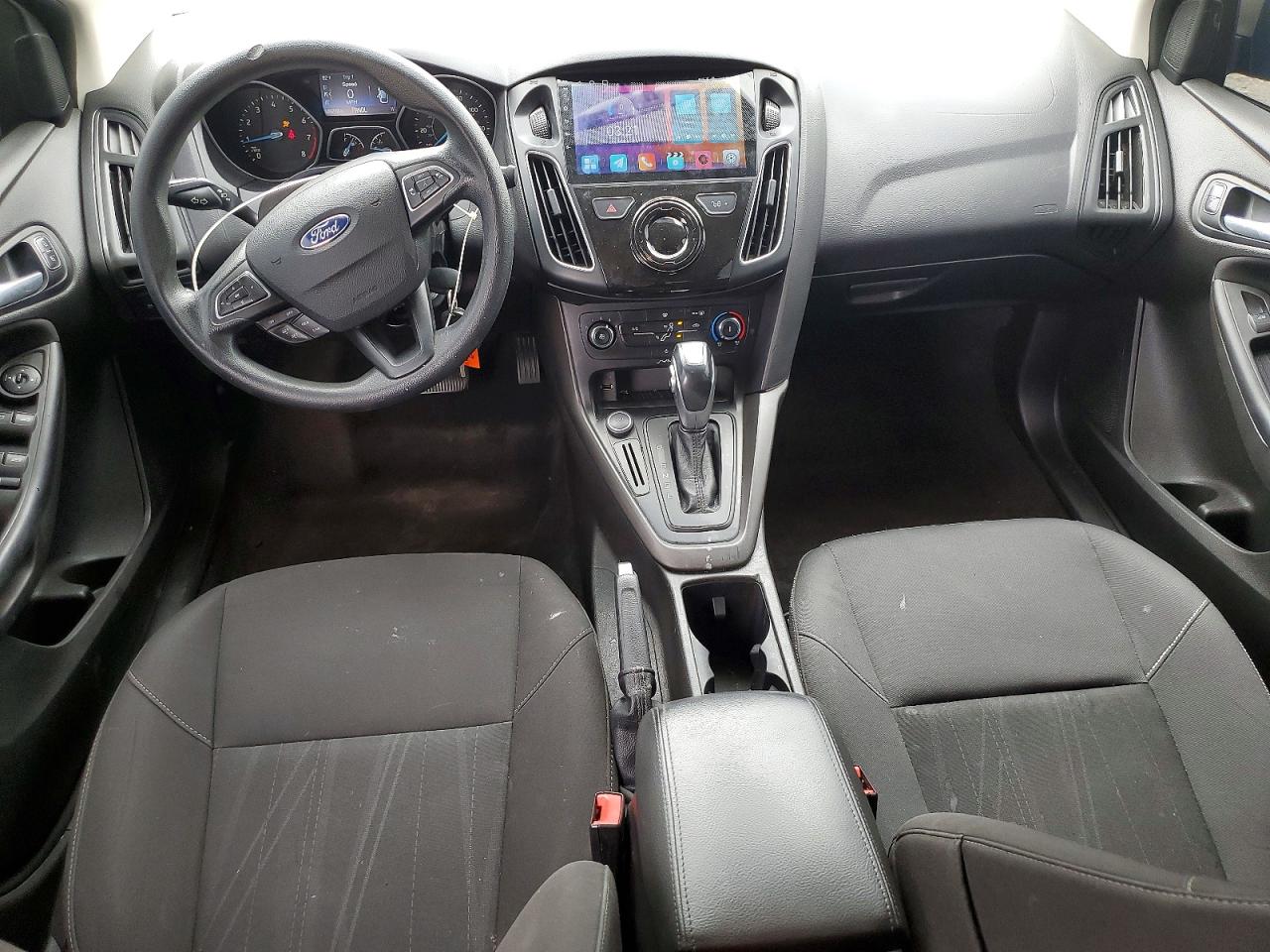 2018 FORD FOCUS SE photo 15