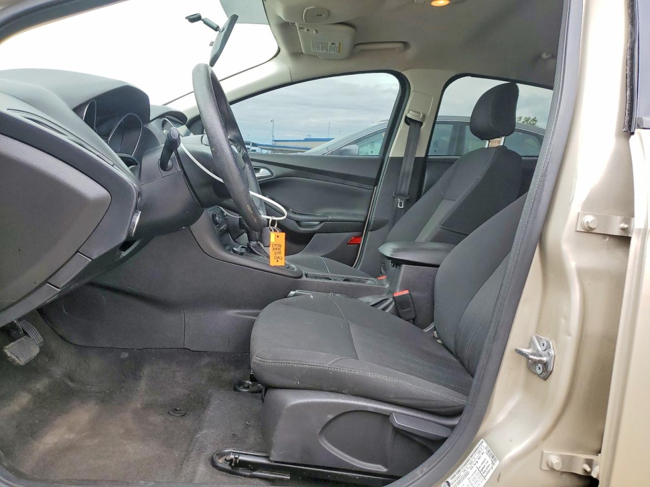 2018 FORD FOCUS SE photo 13