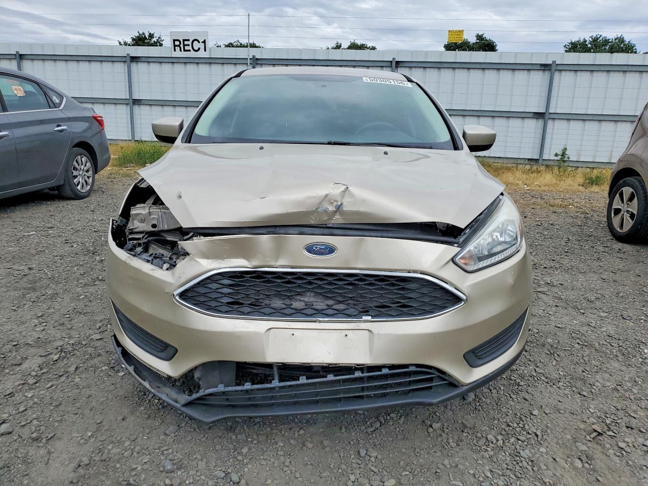 2018 FORD FOCUS SE photo 9