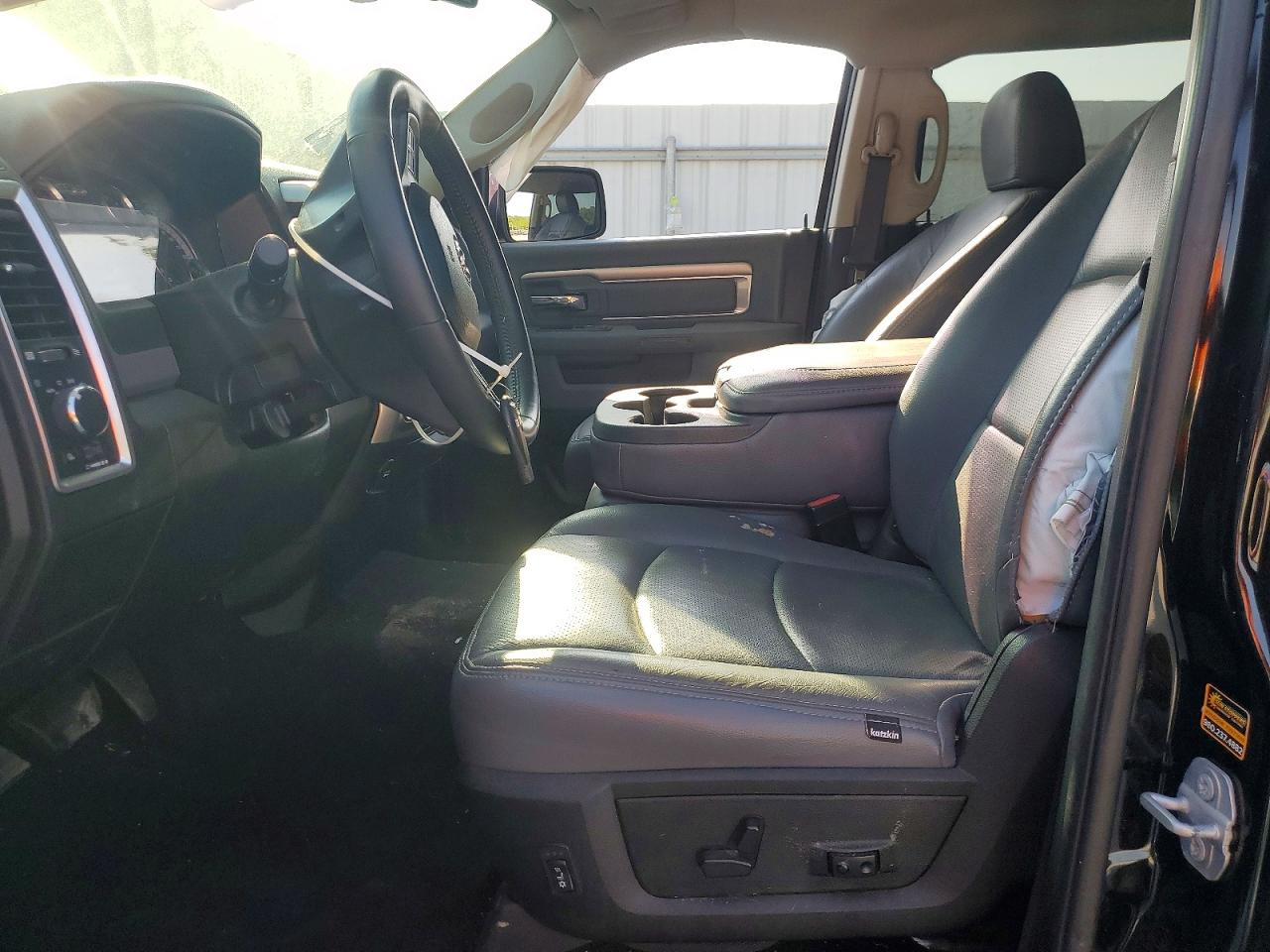 2019 RAM 1500 CLASSIC SLT photo 19