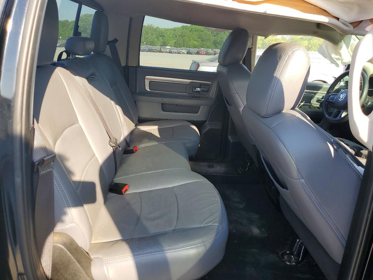 2019 RAM 1500 CLASSIC SLT photo 28
