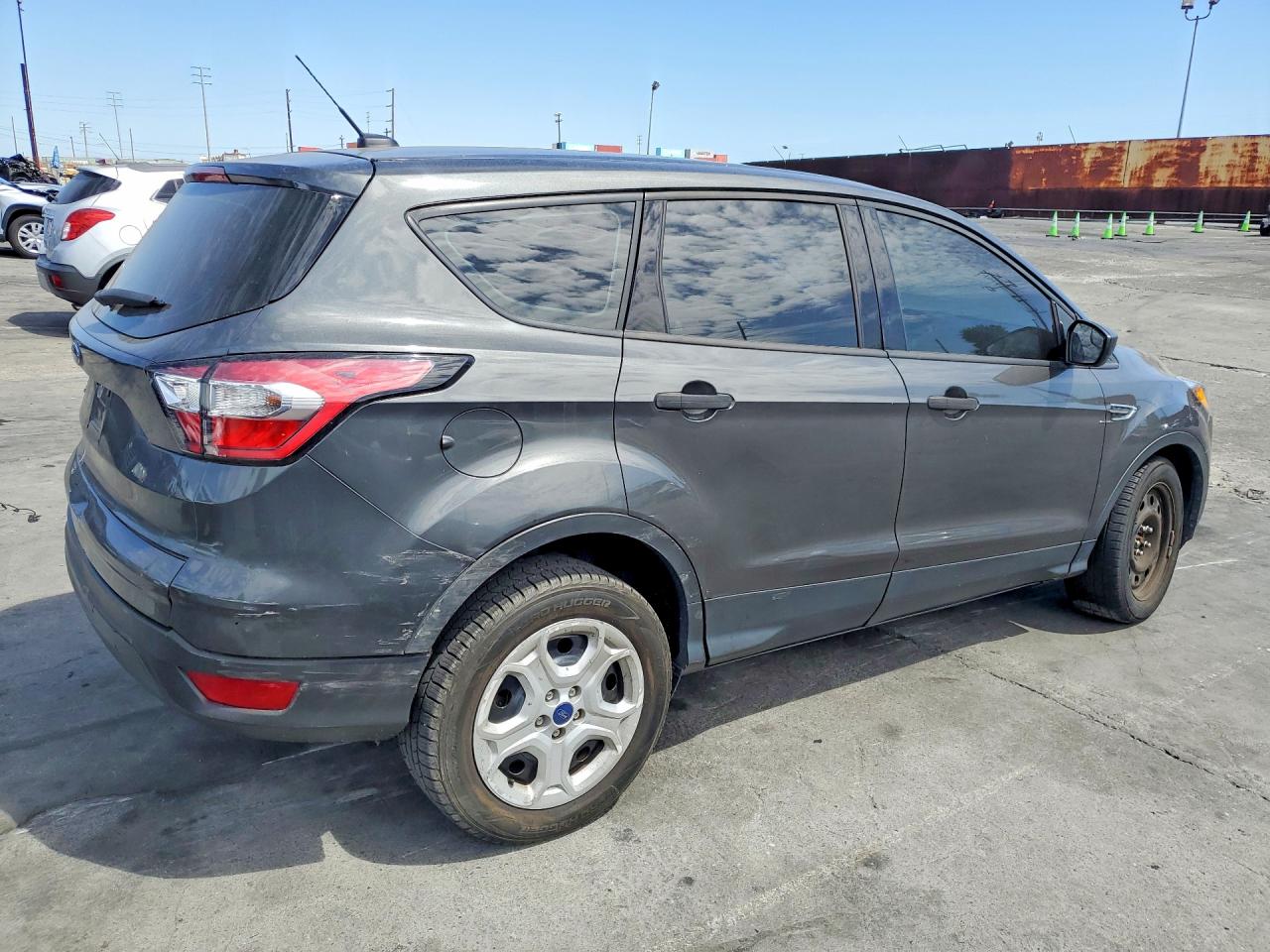 2017 FORD ESCAPE S photo 5