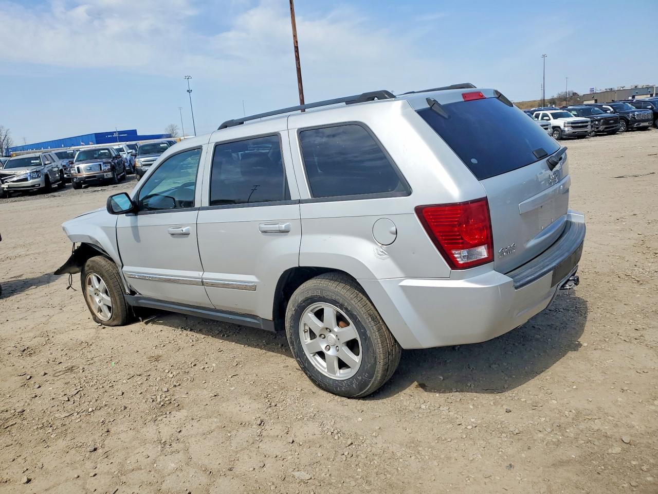 2010 JEEP GRAND CHEROKEE LAREDO photo 3