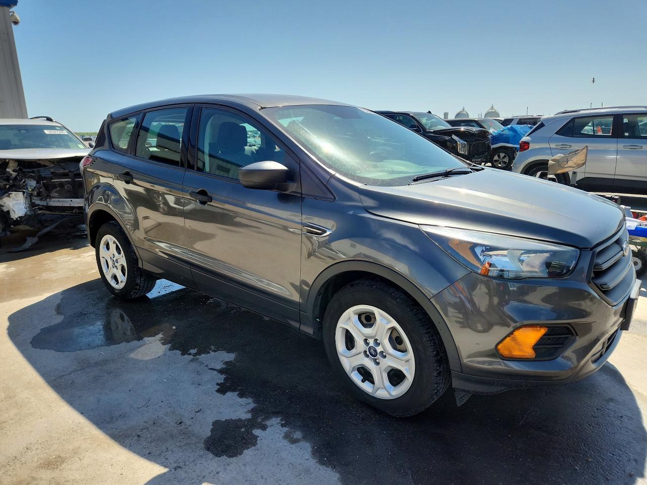 2018 FORD ESCAPE S photo 4