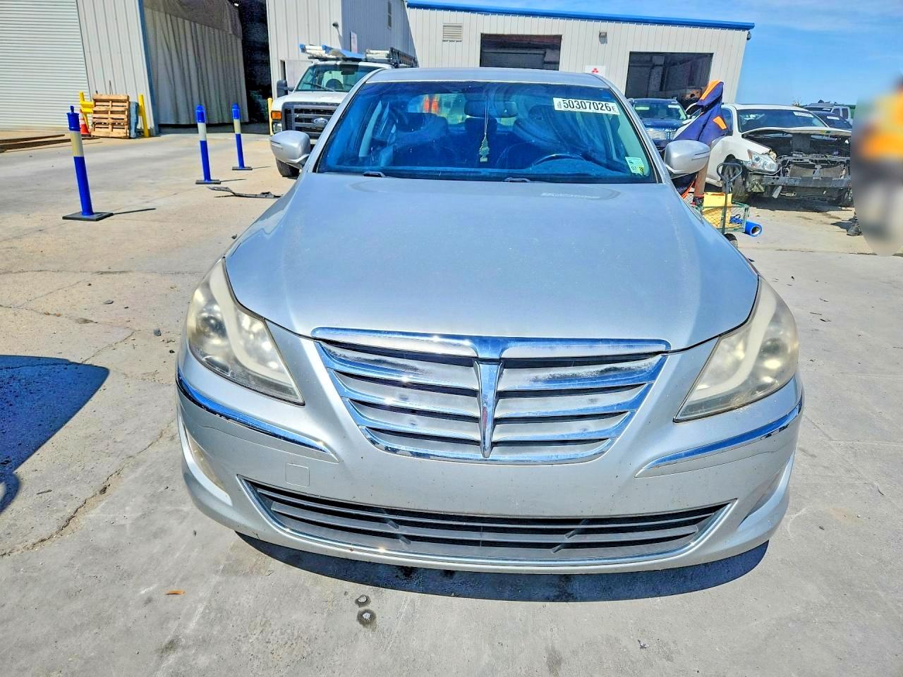 2013 HYUNDAI GENESIS 3.8L photo 5