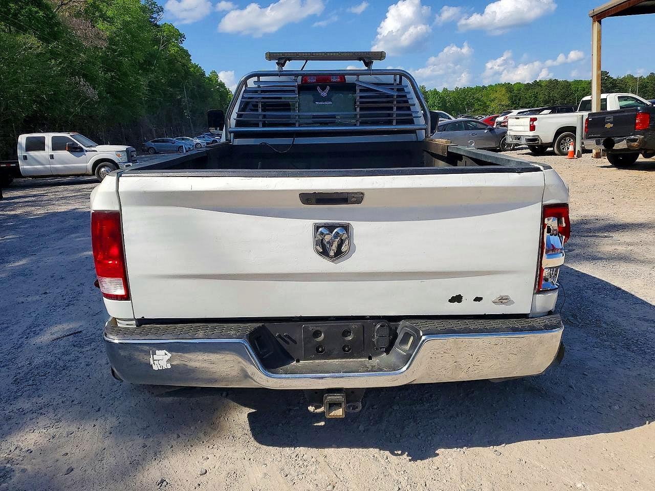 2018 RAM 3500 ST photo 16