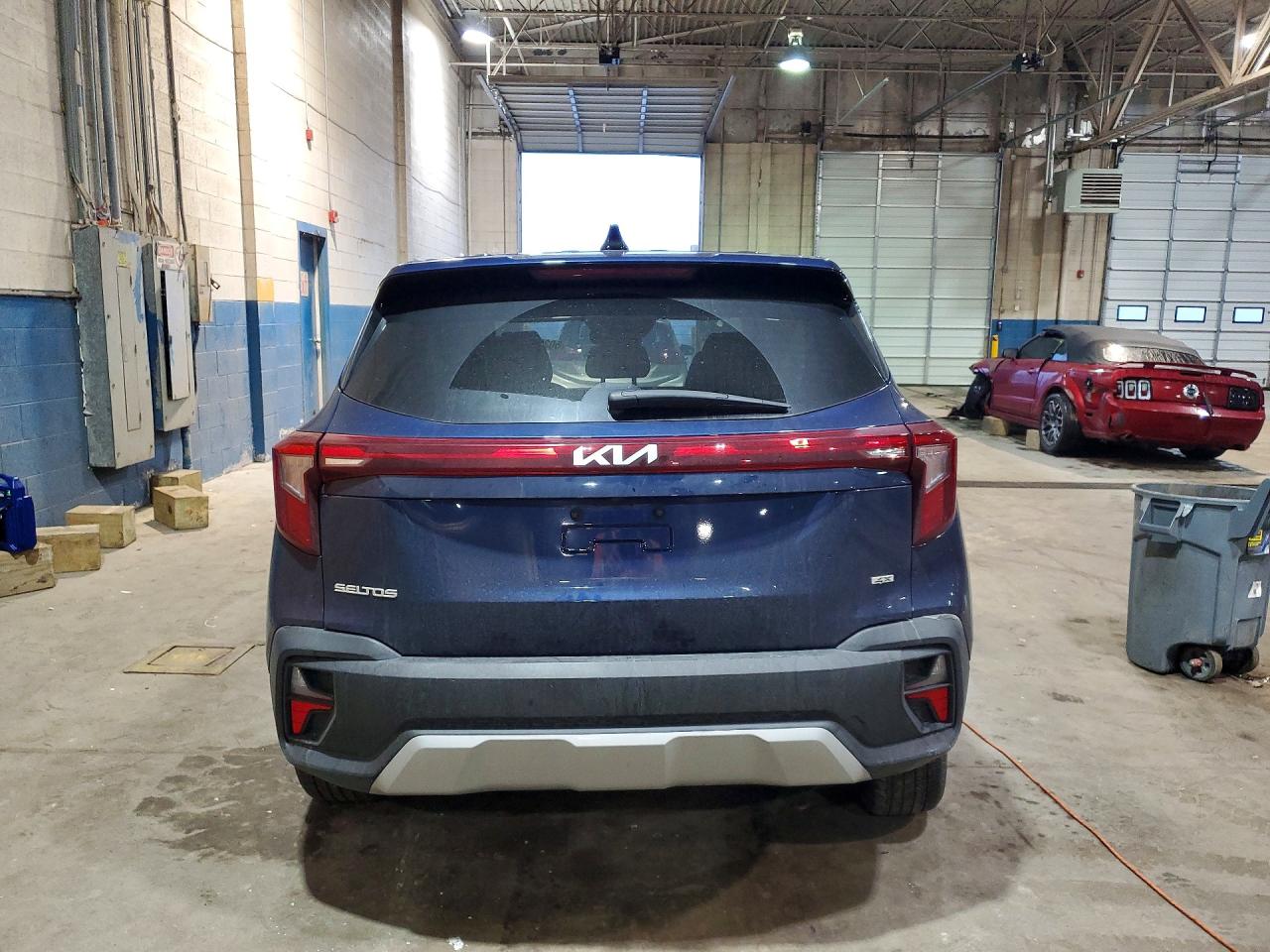 2025 KIA SELTOS LX photo 11