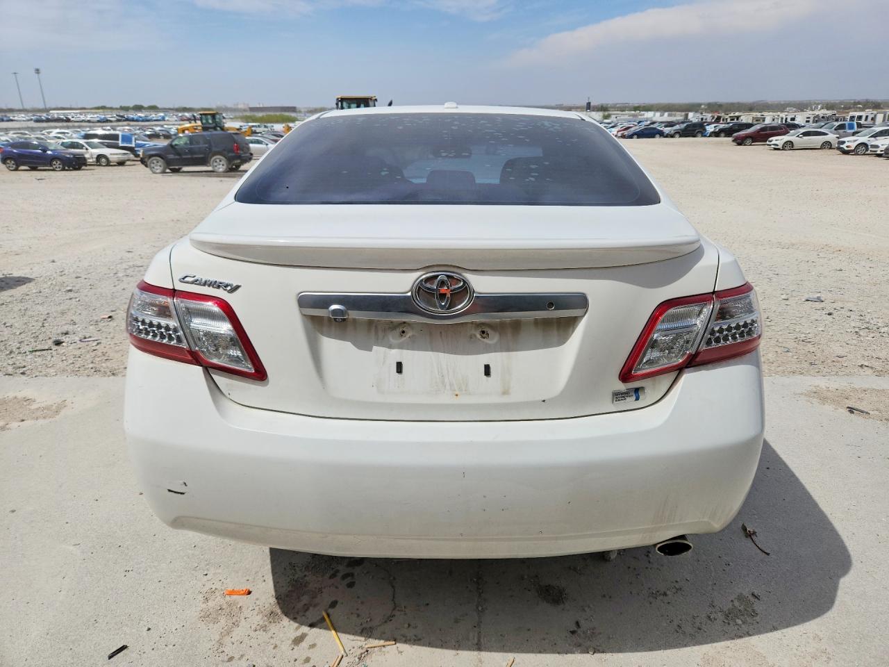 2011 TOYOTA CAMRY HYBRID photo 6