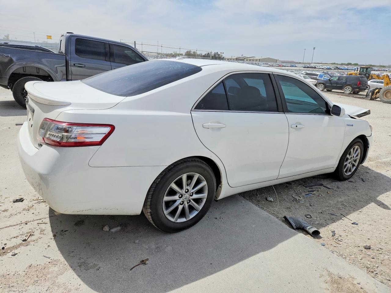 2011 TOYOTA CAMRY HYBRID photo 3
